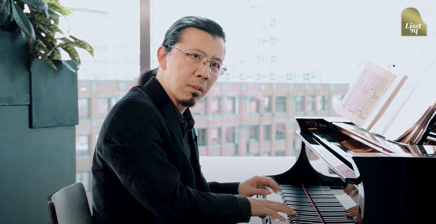 Frederic Chiu at the piano 2020