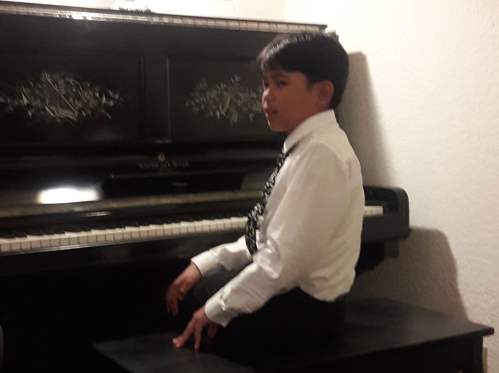 piano soloist Hiroshi Corro in April 2024